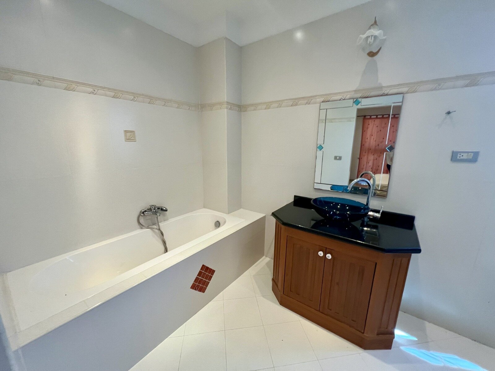 Luxury 7-Bed, 5-Bath Villa on 600 sqm Land in Prime Jomtien — photo 7